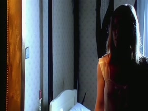 KIRSTIN FISCHER in DAS ZIMMER IM SPIEGEL