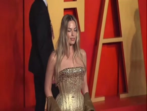MARGOT ROBBIE in MARGOT ROBBIE VANITY FAIR OSCARS PARTY 2024