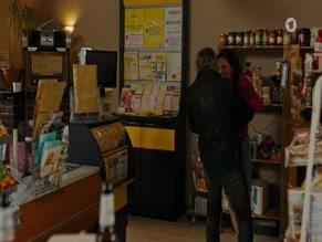 ADELHEID KLEINEIDAM in DIE DREI VON DER MULLABFUHR (2019)