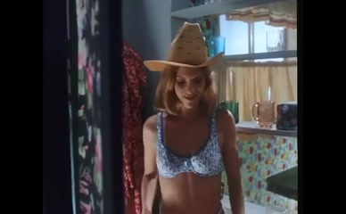 RAELYN SAALMAN NUDE/SEXY SCENE IN BLONDE HEAVEN