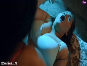 ALIYA NAAZ NUDE/SEXY SCENE IN AATMA