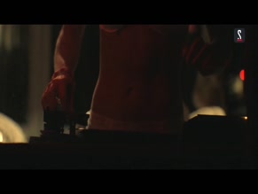 VALERIYA BURDUZHA NUDE/SEXY SCENE IN MOLODOYE VINO