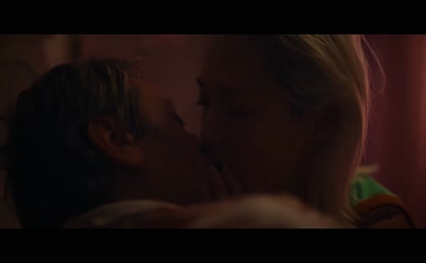 POM KLEMENTIEFF NUDE/SEXY SCENE IN MI AMOR