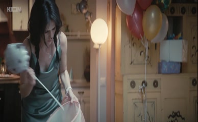 EKATERINA SHUMAKOVA NUDE/SEXY SCENE IN AKTERISCHE