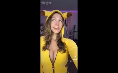NIKKI WOODS NUDE/SEXY SCENE IN NIKKI WOODS SEXY VIDEO SHOWING OFF HER HOT CLEAVAGE