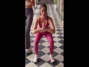 ANYA SINGH NUDE/SEXY SCENE IN KHO GAYE HUM KAHAN