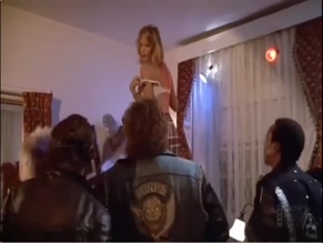 LESLIE HUNTLY NUDE/SEXY SCENE IN STEWARDESS SCHOOL