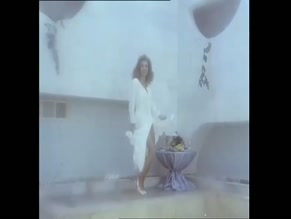 OLGA DROZDOVA NUDE/SEXY SCENE IN VESELEN'KAYA POYEZDKA