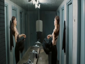 DIANA POZHARSKAYA in PRITVORIS MOIM MUZHEM