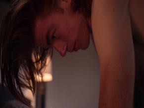 TARA HETHARIA in FOLLOW DE SOA (2021)