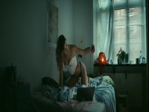 ROSA JARANOVIC in SOLO FEMALE