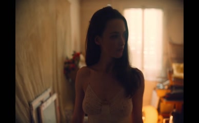 CHARLOTTE LEBON in NIKI