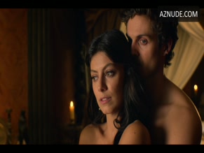 ALESSANDRA MASTRONARDI NUDE/SEXY SCENE IN MEDICI: MASTERS OF FLORENCE