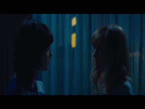 EMMA STONE NUDE/SEXY SCENE IN BATTLE OF THE SEXES