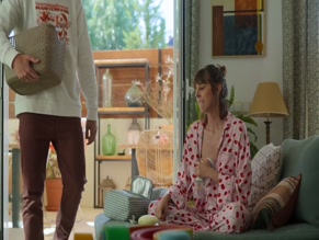 PAULA MALIA in VALERIA (2020-)