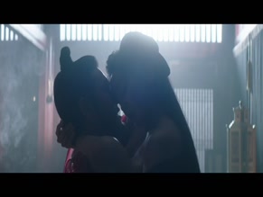 JEON JONG-SEO NUDE/SEXY SCENE IN QUEEN WOO