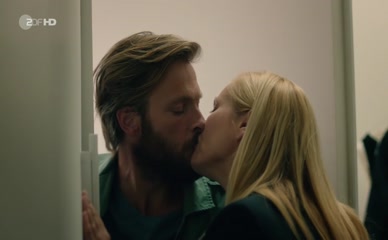 NADJA UHL NUDE/SEXY SCENE IN GEGEN DIE ANGST