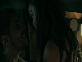 CLAUDIA MARTIN in MUJERES ASESINAS (2022)