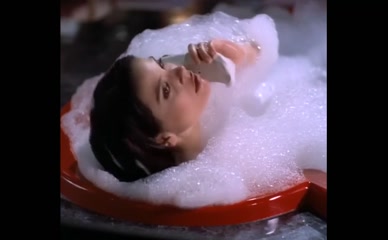 TERI HATCHER NUDE/SEXY SCENE IN LOIS & CLARK: THE NEW ADVENTURES OF SUPERMAN