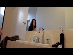 MALU FALANGOLA in O QUARTO AO LADO