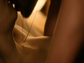 LAURA TONKE in LONG STORY SHORT (2024)