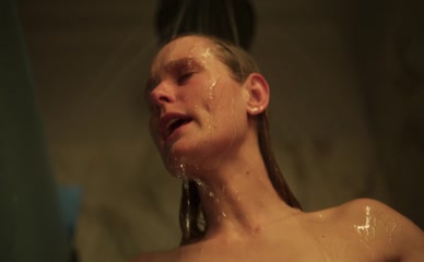 ERIKA BULATAYA NUDE/SEXY SCENE IN RAZOCHAROVANNYE