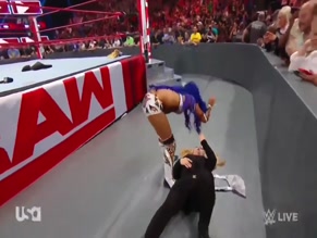 SASHA BANKS NUDE/SEXY SCENE IN WWE MONDAY NIGHT RAW