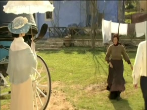 MARIA TZOBANAKI in TA PAIDIA TIS NIOVIS (2004)