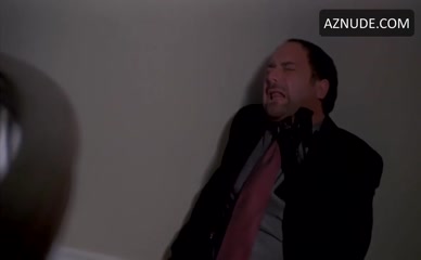 AMANDA PEET NUDE/SEXY SCENE IN THE WHOLE NINE YARDS