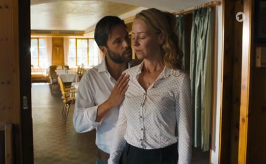 THERESA SCHOLZE NUDE/SEXY SCENE IN DAHEIM IN DEN BERGEN