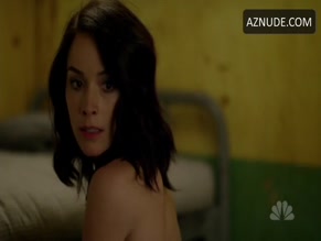 ABIGAIL SPENCER NUDE/SEXY SCENE IN TIMELESS