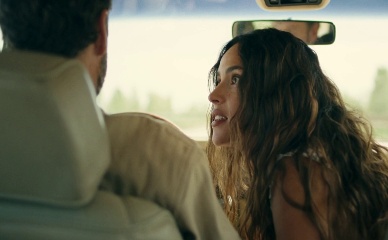 ADRIA ARJONA NUDE/SEXY SCENE IN SPLITSVILLE