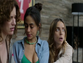 VERONICA BRAVO in MAMA DRAMA (2025)