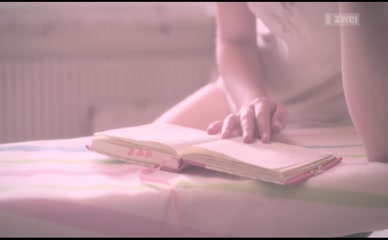 LEA BLOCH,RUNA GREINER NUDE/SEXY SCENE IN SITTING NEXT TO ZOE