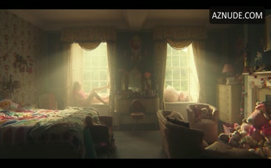 AIMEE-LOU WOOD in Sex Education