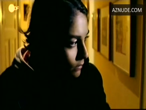 ALEXANDRA KALWEIT in FOLGE DER FEDER!(2004)
