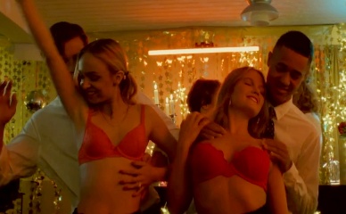 ANDREA HEICK GADEBERG NUDE/SEXY SCENE IN PRETTY YOUNG THING