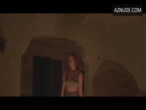 ANNALISE BASSO NUDE/SEXY SCENE IN LADYWORLD