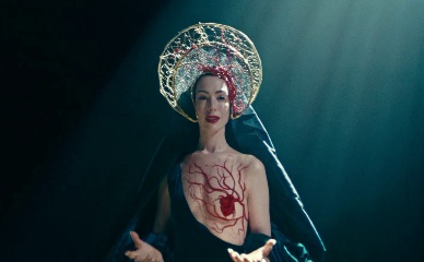 ANNE HATHAWAY NUDE/SEXY SCENE IN MOTHER MARY