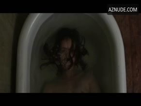 ANNES ELWY NUDE/SEXY SCENE IN THE PASSING