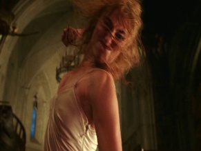 ANNIE HAMILTON NUDE/SEXY SCENE IN WAKE UP DEAD MAN: A KNIVES OUT MYSTERY