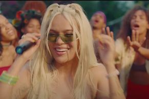  alt="Karol G Sexy in Si No Te Hubiera Conocido"