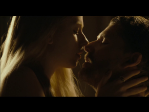  alt="Scarlett Johansson Sexy in The Other Boleyn Girl"