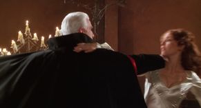  alt="Amy Yasbeck Sexy in Dracula: Dead And Loving It"
