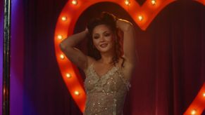  alt="Derya Pinar Ak Sexy in Sultana"