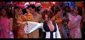 Elizabeth Hurley Sexy in Austin Powers: The Spy Who Shagged Me
