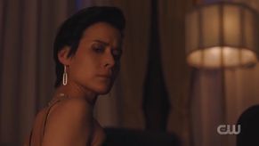  alt="Shi Ne Nielson Sexy in Charmed"
