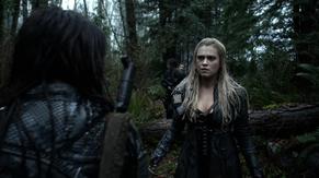 Eliza TaylorSexy in The 100