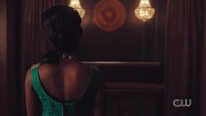  alt="Courtnee Carter Sexy in Charmed"