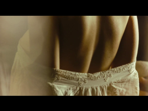  alt="Scarlett Johansson Sexy in The Other Boleyn Girl"